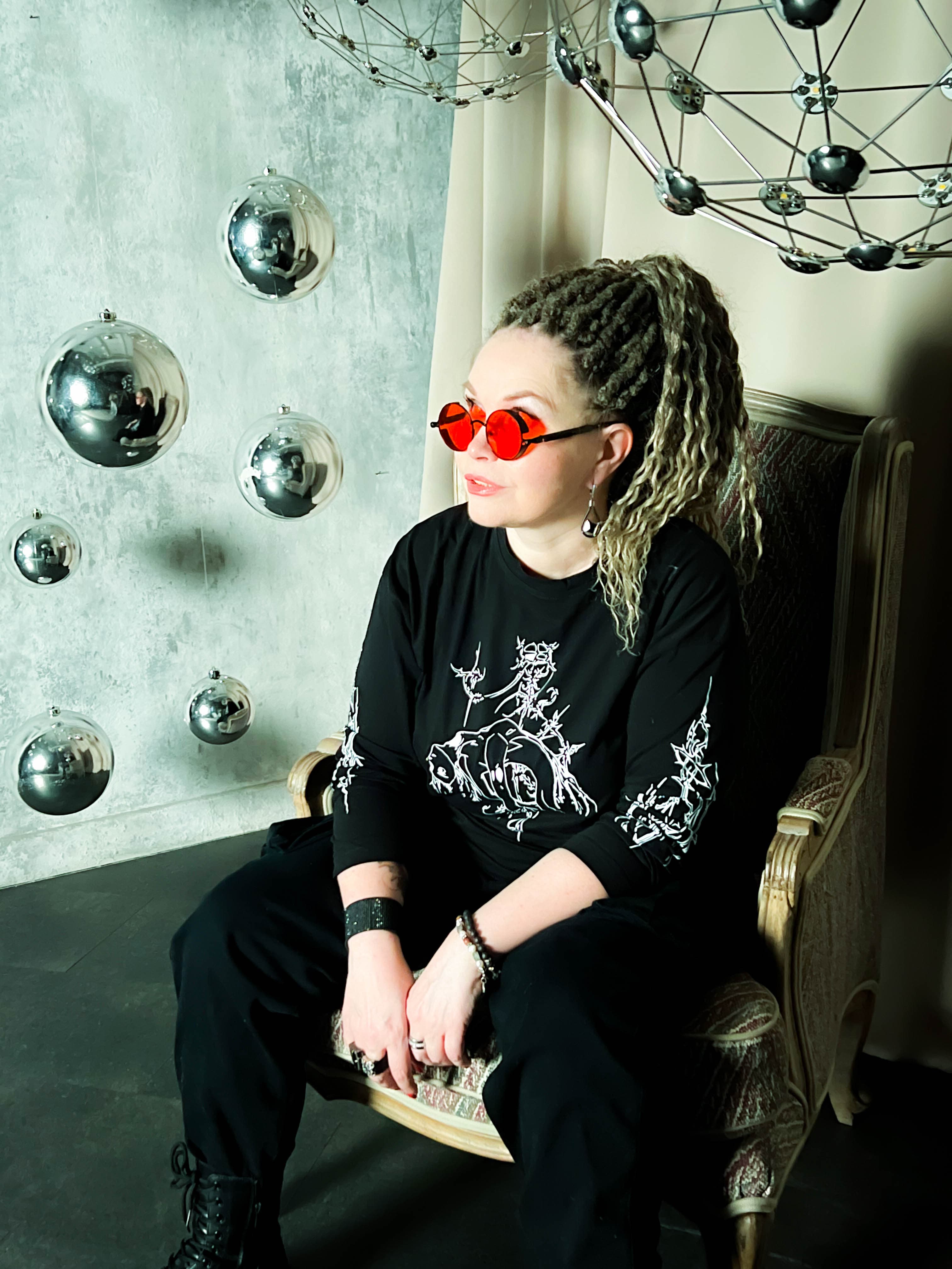 Эксперт по вокалу объясняет технику микста